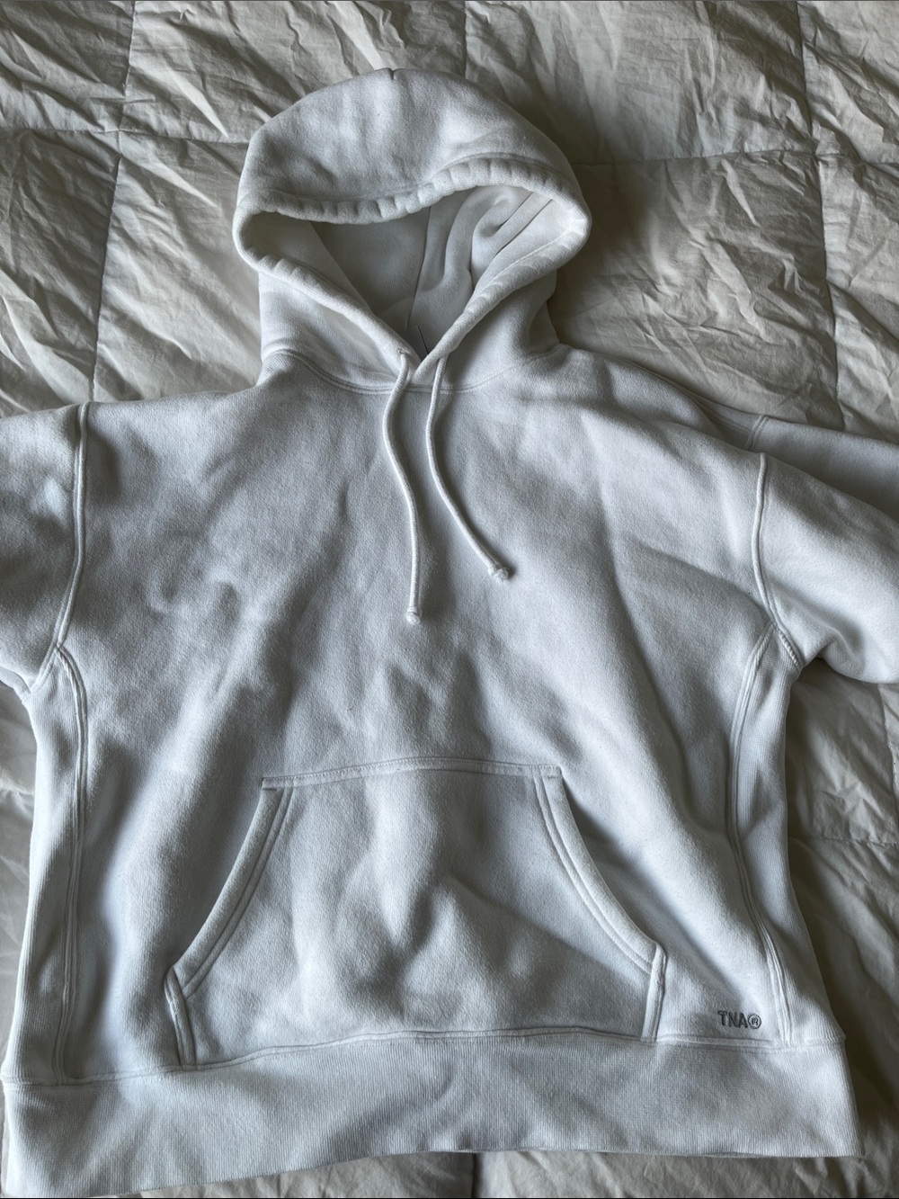 Aritzia White Pullover Hoodie Sweatshirt - Casual Comfort
